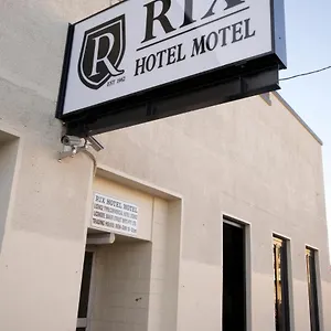 Отель Rix ***