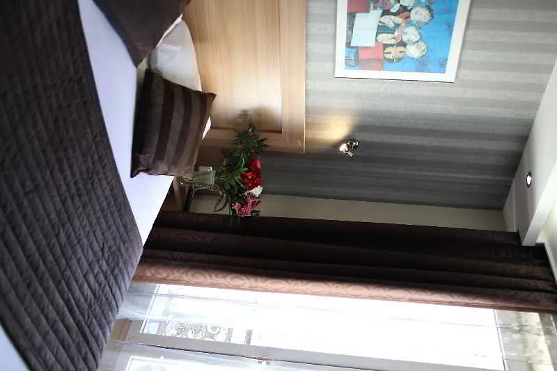 Hotel Alane Париж Франция