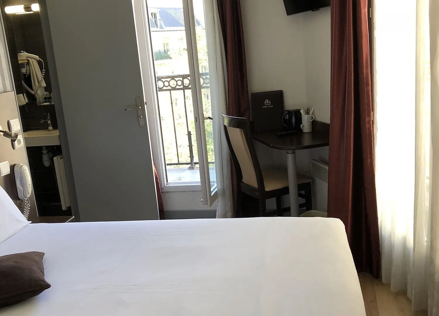 ***  Hotel Alane Paris France