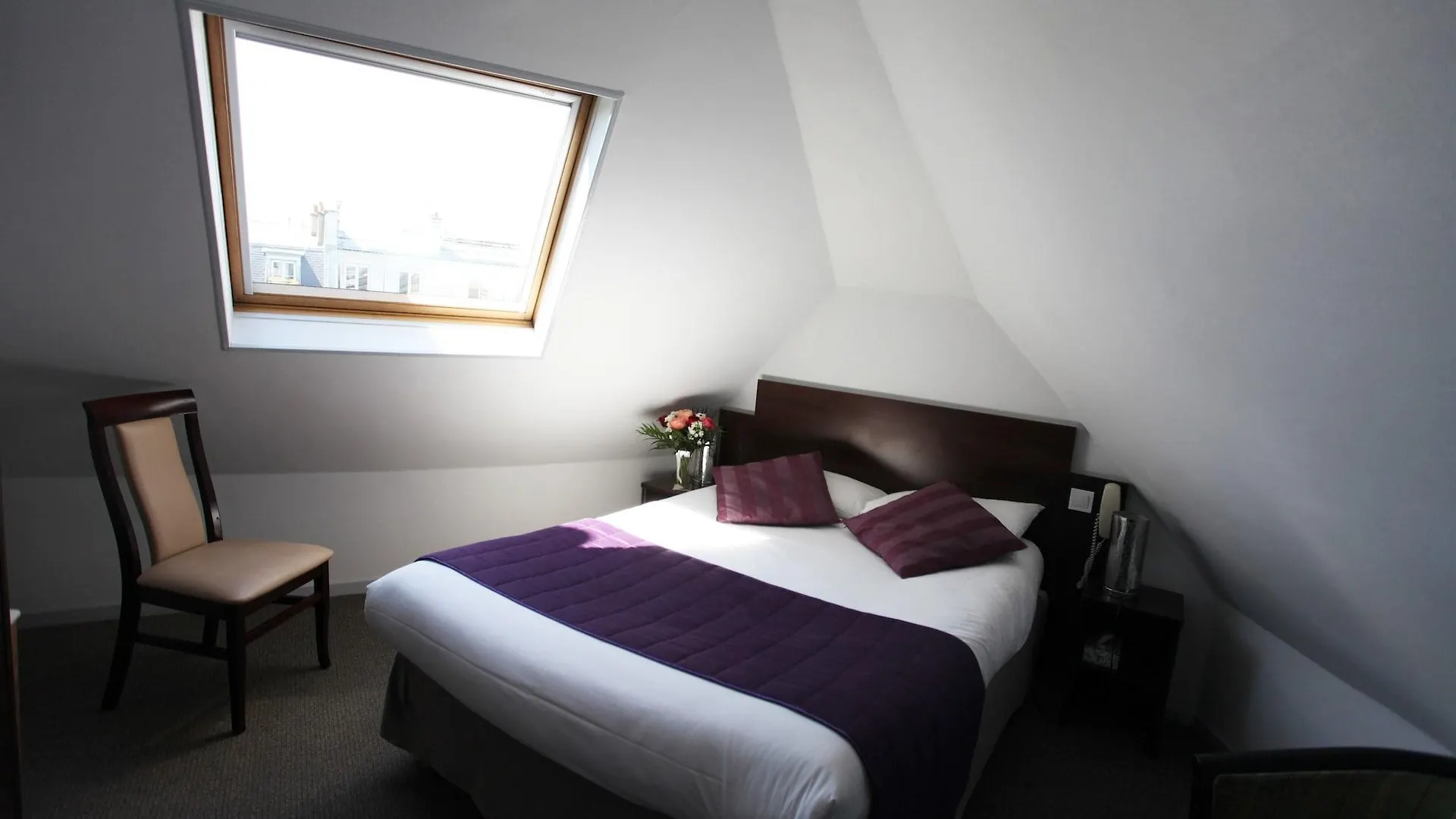 ***  Hotel Alane Paris France