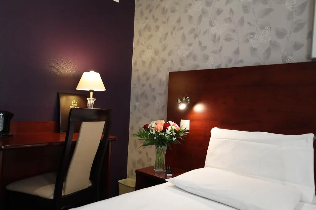 ***  Hotel Alane Paris France